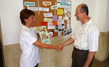 Oklevél és ajándék a tarczys diákoknak