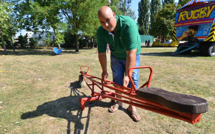 Felújította a játszóteret, feljelentette az önkormányzat