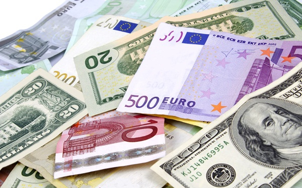 Devizapiac - Alig változott a forint árfolyama