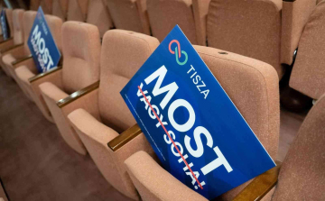 Bárki hazavihet egy-egy tiszás plakátot