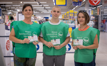 Nagyszabású adománygyűjtést szervez az Élelmiszerbank, két pápai áruházban is gyűjtenek