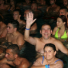 Éjszakai Fürdőzés a pápai Várkertfürdőben