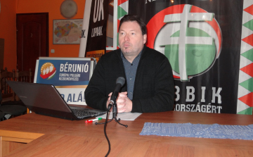 Süle Zsolt: Félrevezették a pápaiakat