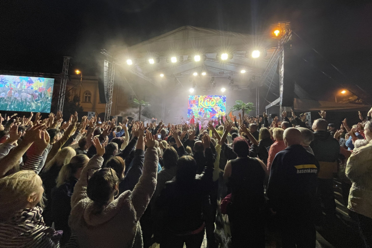 Az R-GO koncertje és Lézer Show zárta a 31. Pápai Játékfesztivált