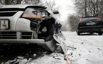 Hogyan vezessünk jégen?