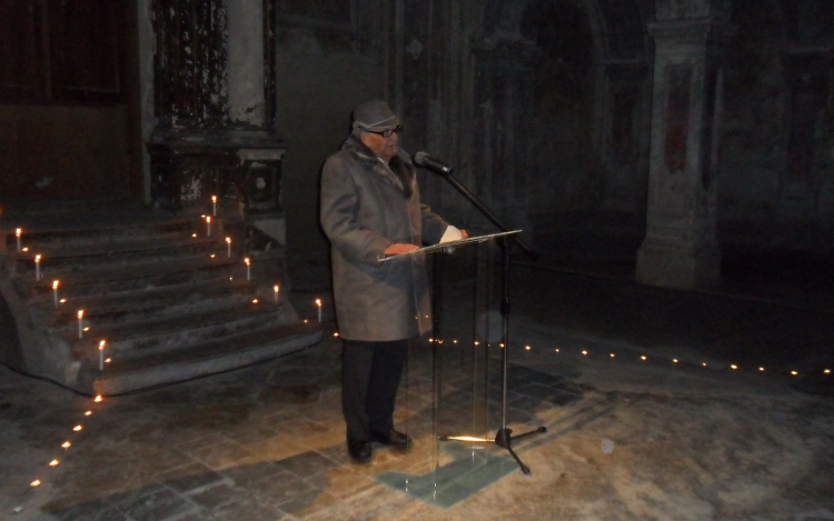 Egykor köztünk éltek - A holokauszt áldozataira emlékeztek Pápán