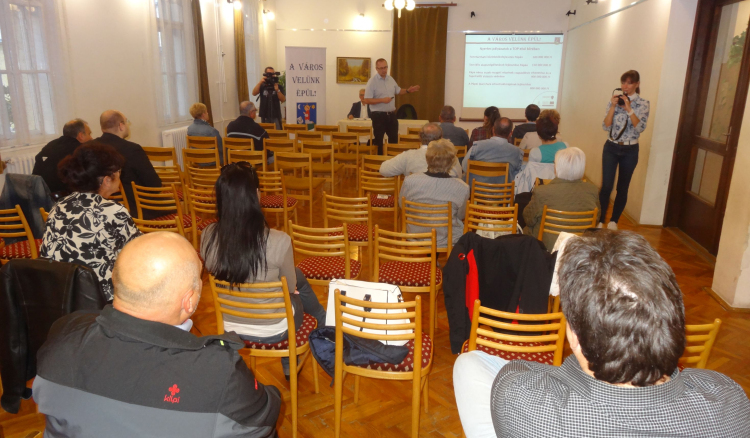 A város velünk épül - Lakossági fórum a Huszáron