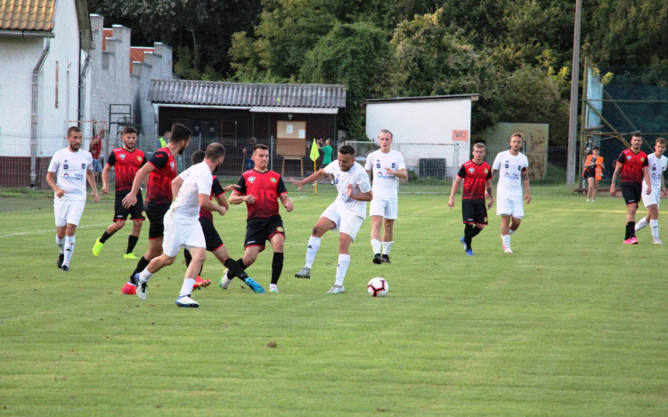 9 emberrel fejezte be a 8 gólos meccset a Perutz