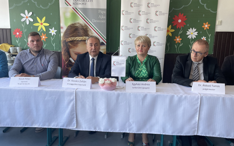 Öt pápai, vagy Pápa környéki iskolában újul meg az elektromos hálózat