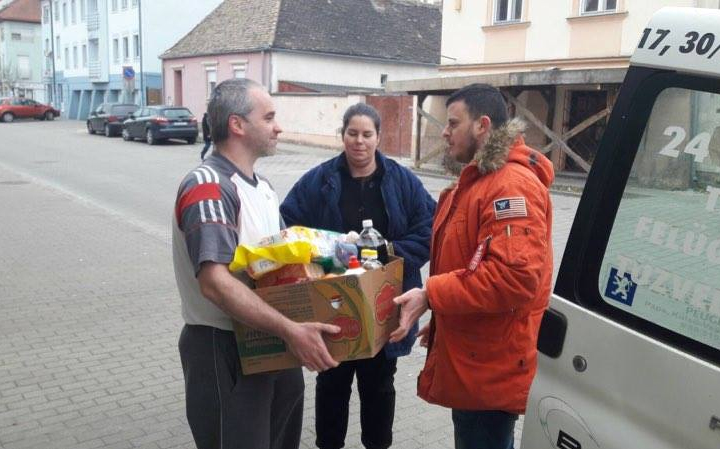 Helyi vállalkozók is segítettek a rászorulókon