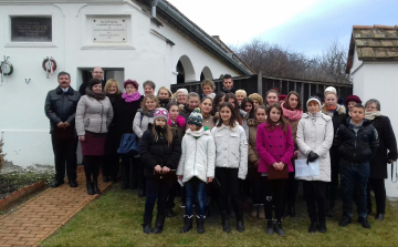 Ami Kossuthnak Monok, ami Petőfinek Kiskőrös, az Vajdának Vanyola!