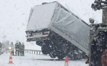 Két baleset is történt Pápa és Veszprém között