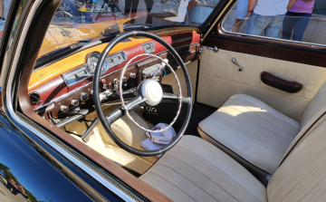 Veterán Mercik a Fő téren