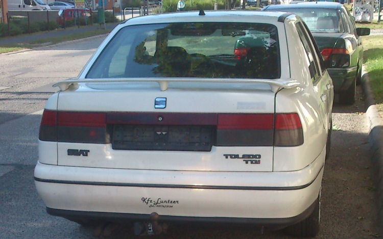 Külföldi rendszámot szerelt fel az autóra