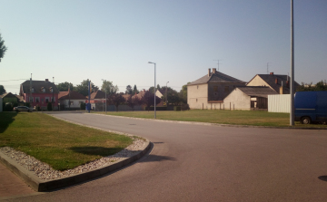 Járdát épít a Lidl a  Budai Nagy Antal utca és üzlete között