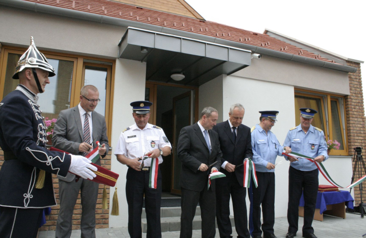 Átadták a kívül-belül megújult rendőrkapitányság épületegyüttesét