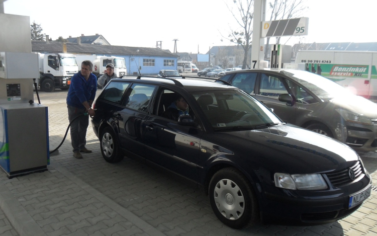 Megnyílt az új benzinkút