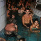 Éjszakai Fürdőzés a pápai Várkertfürdőben