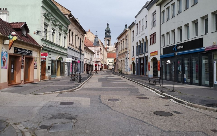 Nem lesznek húsvétkor szigorító intézkedések Pápán