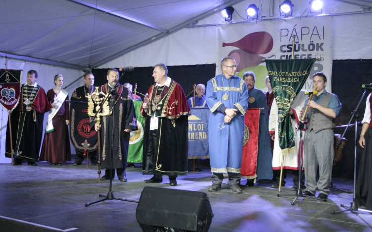 A borrendek menete hivatalosan is megnyitotta a fesztivált