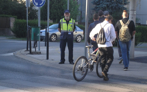 Közeleg az iskolakezdés, vigyázzunk a gyerekekre!