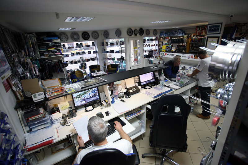 Totálkár Autósbolt - Pápa