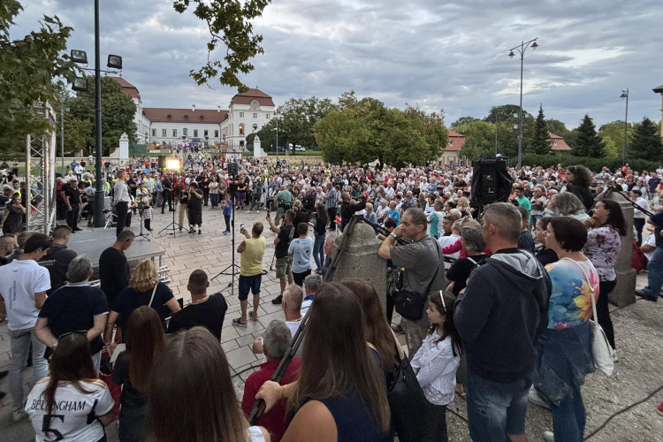 Pápára látogatott Magyar Péter