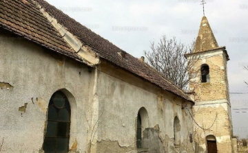 Lőszereket és fegyveralkatrészeket találtak Varnus Xavér mezőlaki templomában