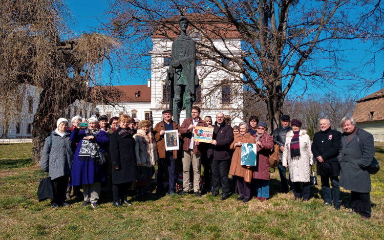 Petőfi Városbarát Egylet – Rendhagyó program a Fellner és Petőfi évfordulók jegyében