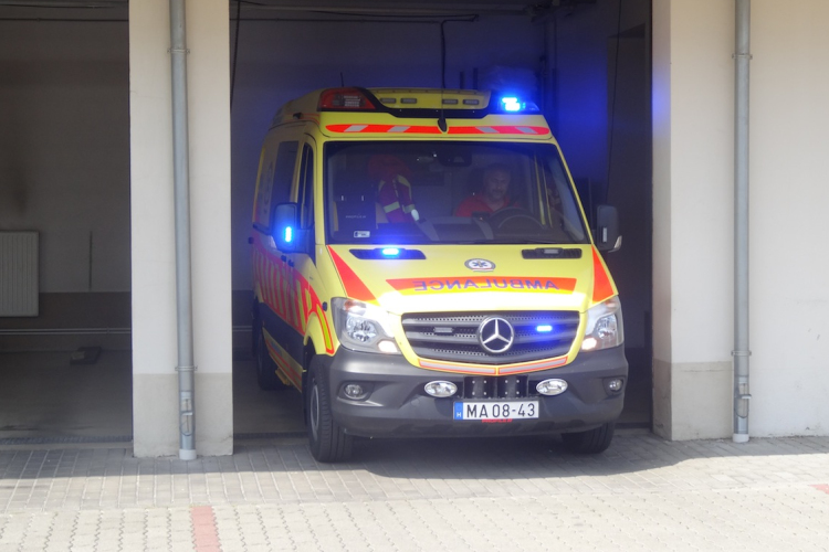 Két autó ütközött Farkasgyepűnél, négyen megsérültek