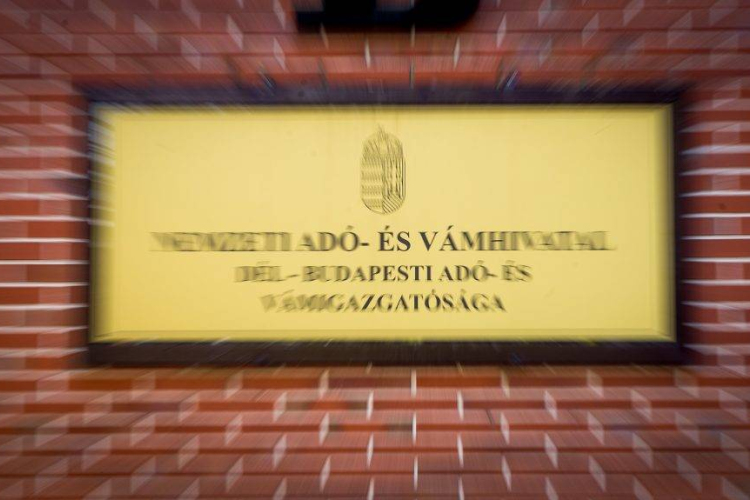 NAV: megszűnt a magánszemélyek 75 százalékos különadója