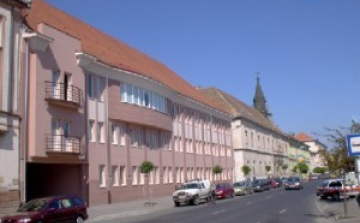 A mai napon se hivatal, se orvosi rendelő