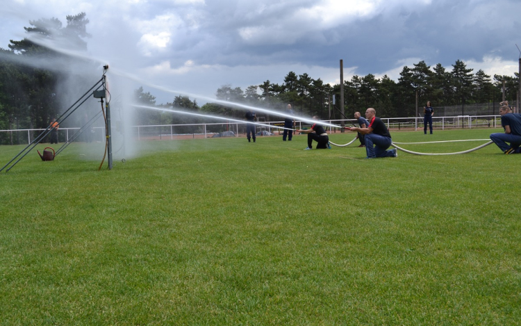 Mindent megnyertek a pápai lánglovagok a megyei tűzoltóversenyen