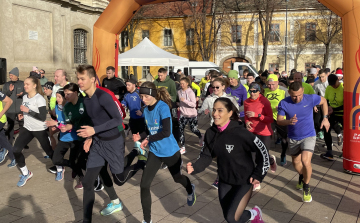 Idén is ostormenet és futás zárta az óévet Pápán