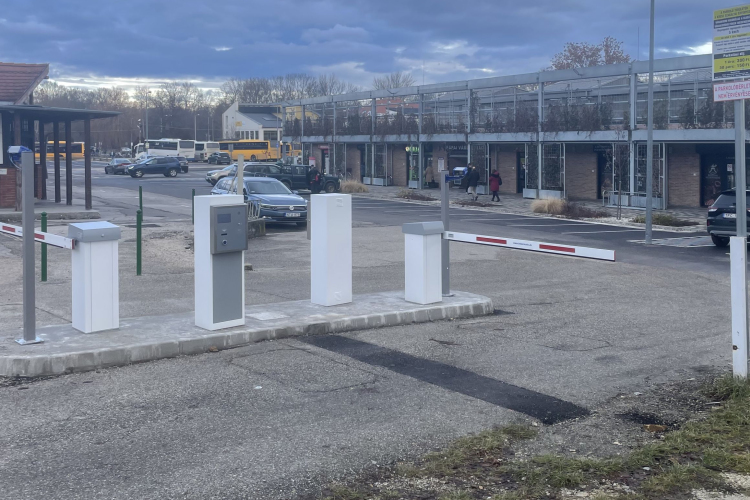 Már működnek a sorompók a Piac téren