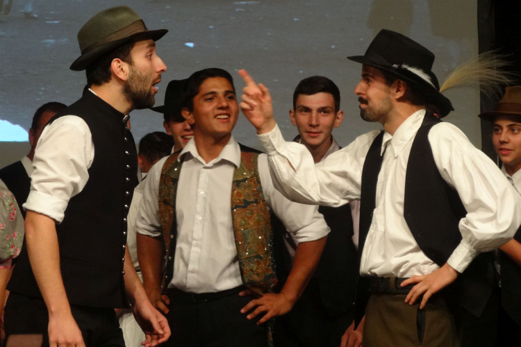 Csülök, cicege, jó borok, tánc és ének