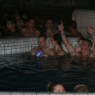 Éjszakai Fürdőzés a pápai Várkertfürdőben