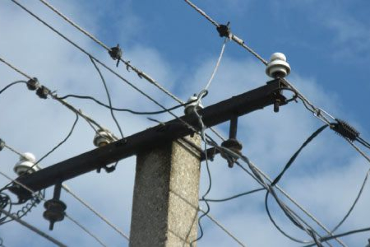 Villanyoszlopról lopta az áramot egy pápateszéri férfi