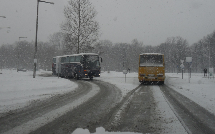 Havazás - Ismét lezárták a 83-ast