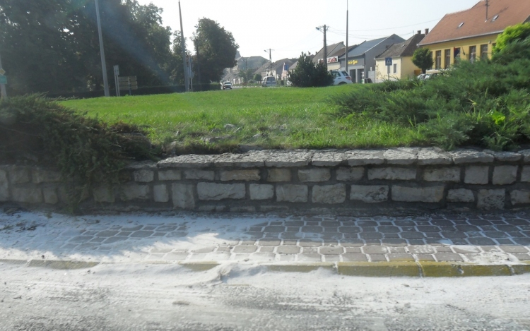 Szegélynek ütközött