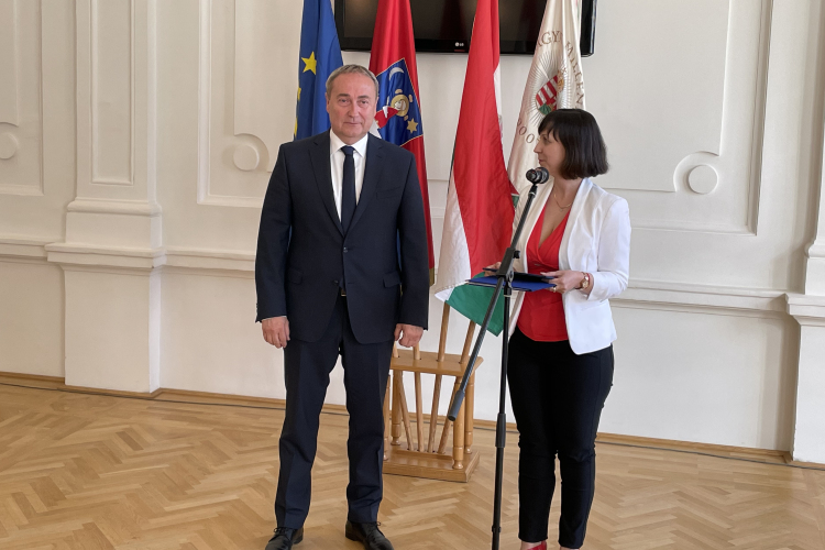 Átvette képviselői megbízólevelét dr. Kovács Zoltán