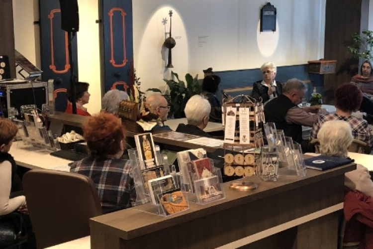 Baráth Julianna volt a Kávéházi beszélgetések márciusi összejövetelének vendége