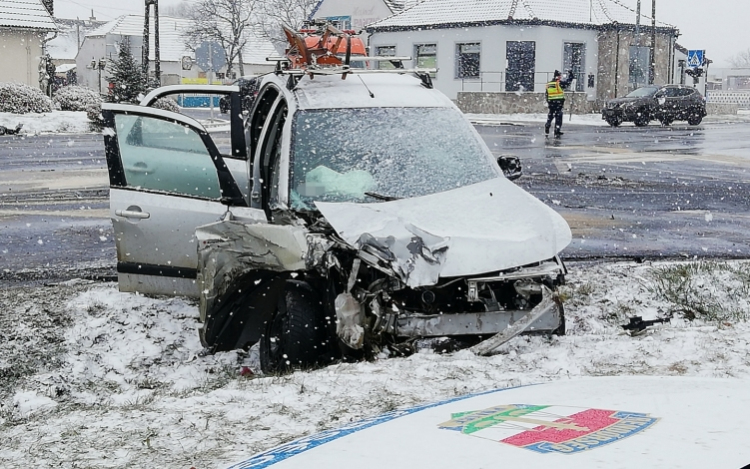 Egy hét éves gyermek halt meg az Ajka-Bakonygyepesnél történt balesetben