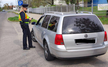 Ittas járművezetők, közúti szabályszegők és körözöttek is rendőrkézen