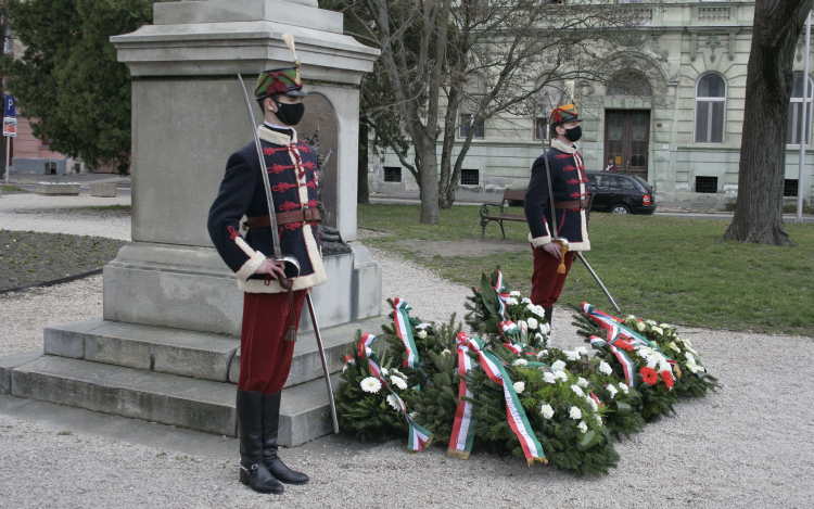 Koszorúzás a nemzeti ünnepen