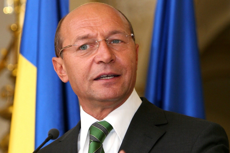 Románia: Basescu korrupt tolvajnak minősítette Pontát