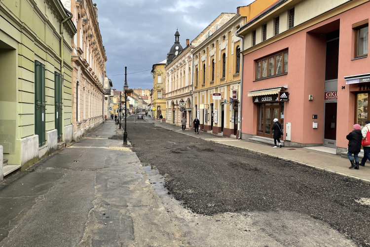 Nem tudni, hogy mikor folytatódhat a Kossuth utca felújítása