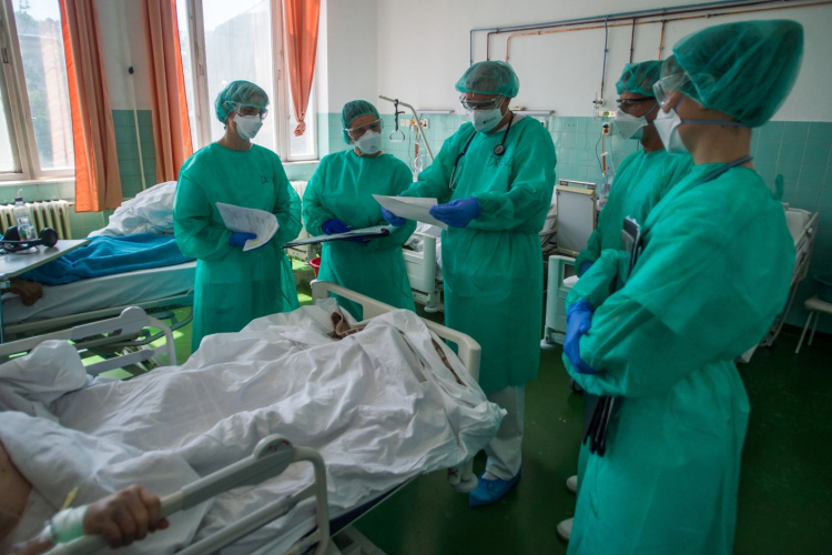 1201-re csökkent az aktív fertőzöttek száma, elhunyt 7 beteg