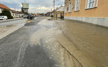 Később túrják fel a Vásár utcát