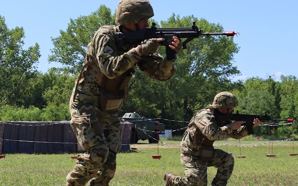 Ismét fegyverropogás hangját hallhatjuk, harcászati kiképzés lesz a pápai légibázison